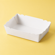 Scalloped Paper Food Trays